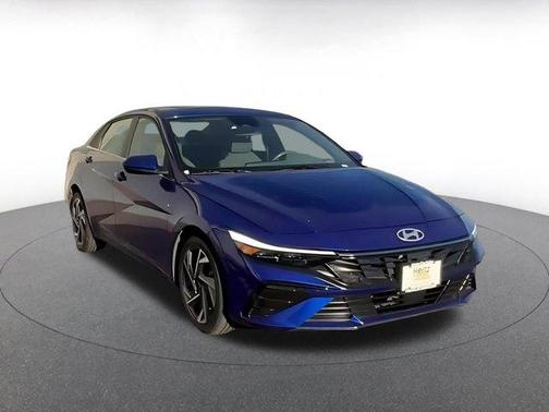 2025 Hyundai ELANTRA SEL
