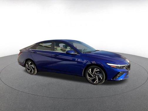 2025 Hyundai ELANTRA SEL