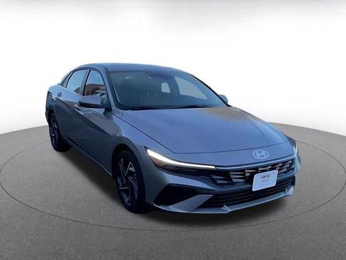 Fluid Metal 2025 Hyundai ELANTRA HEV Limited