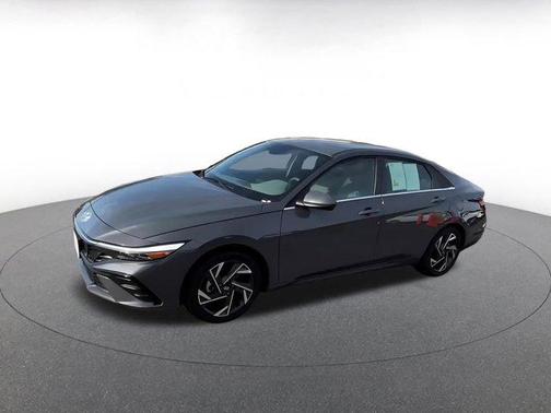 2025 Hyundai ELANTRA SEL