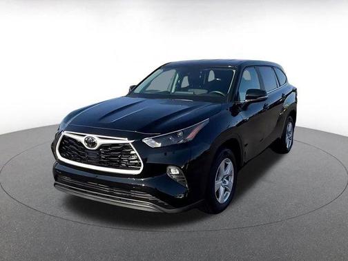 2025 Toyota Highlander LE