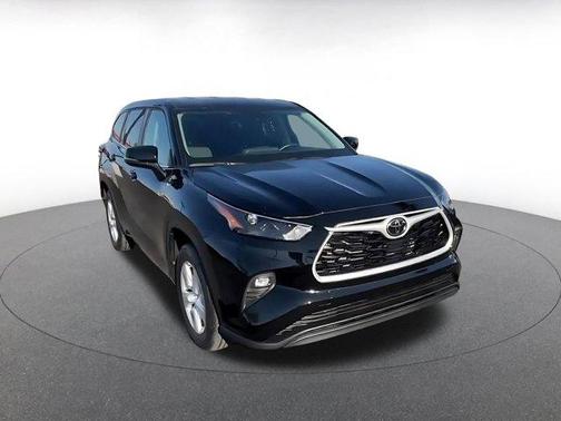 2025 Toyota Highlander LE