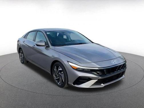 2025 Hyundai ELANTRA SEL