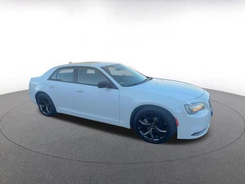 2022 Chrysler 300 Touring
