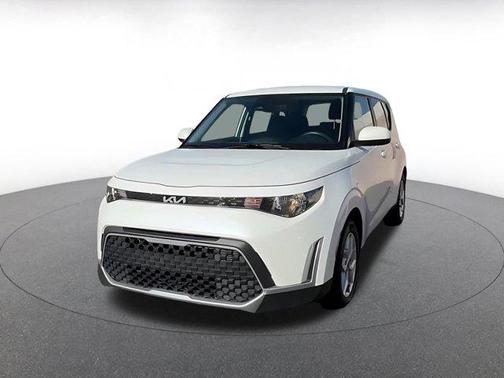 Snow White Pearl 2025 Kia Soul LX