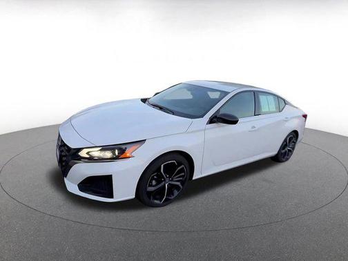 2025 Nissan Altima SR FWD