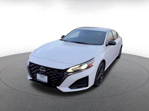 2025 Nissan Altima SR FWD