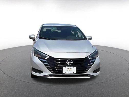 Brilliant Silver Metallic 2025 Nissan Versa 1.6 SV