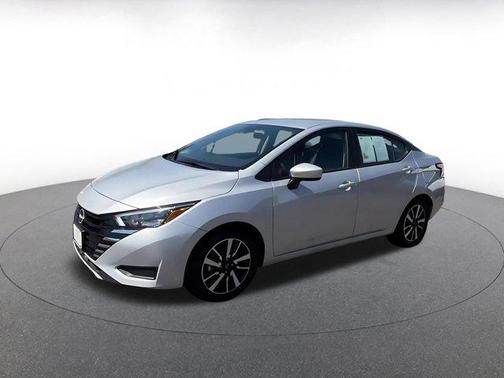 Brilliant Silver Metallic 2025 Nissan Versa 1.6 SV