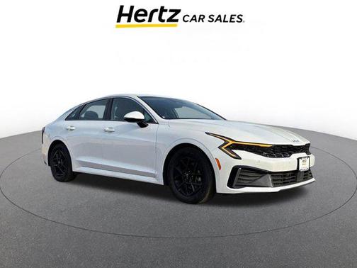 Snow White Pearl 2025 Kia K5 LXS