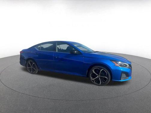 2025 Nissan Altima SR FWD
