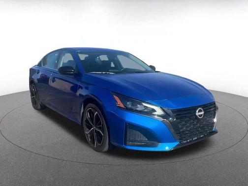 2025 Nissan Altima SR FWD