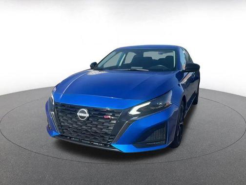 2025 Nissan Altima SR FWD