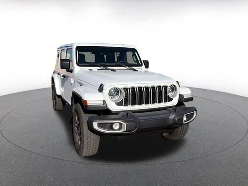 Bright White Clearcoat 2025 Jeep Wrangler 4-Door Sahara 4x4
