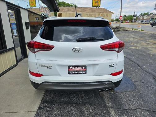 White 2017 Hyundai TUCSON Eco