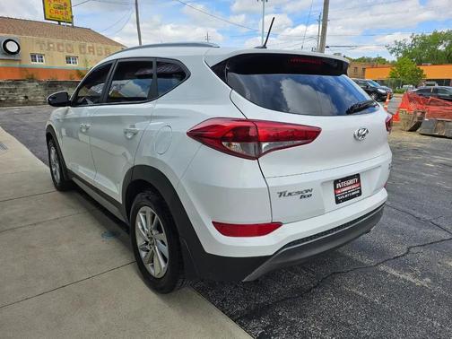 White 2017 Hyundai TUCSON Eco