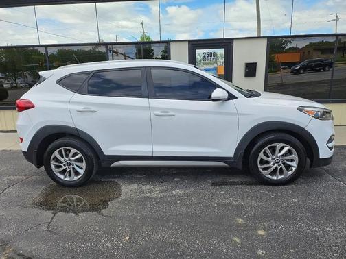 White 2017 Hyundai TUCSON Eco