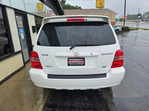 White 2003 Toyota Highlander Base