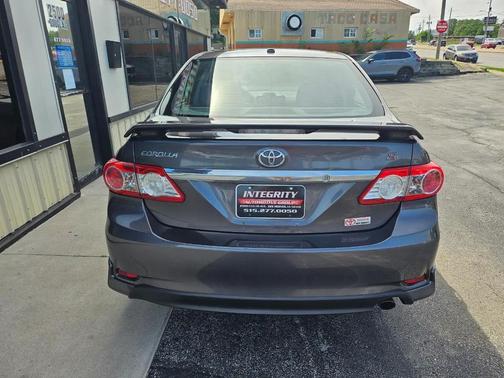 Gray 2012 Toyota Corolla LE