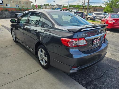Gray 2012 Toyota Corolla LE