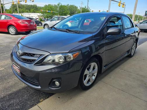 Gray 2012 Toyota Corolla LE