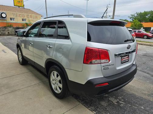 Silver 2012 Kia Sorento LX