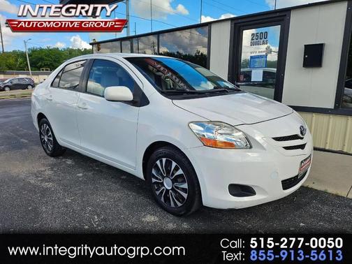 Polar White 2008 Toyota Yaris S