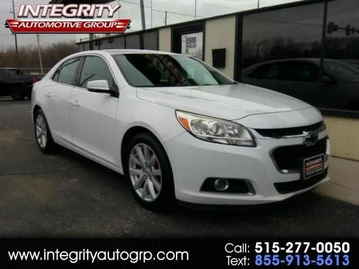 White 2014 Chevrolet Malibu 2LT
