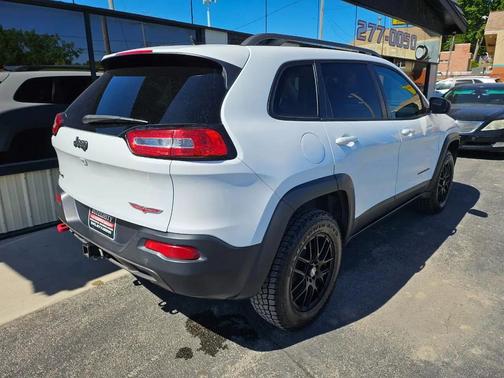 White 2015 Jeep Cherokee Trailhawk