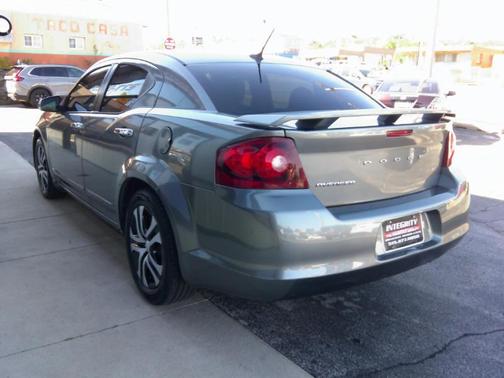 Gray 2012 Dodge Avenger 4dr Sdn SE