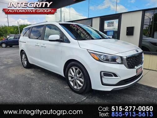 White 2019 Kia Sedona EX