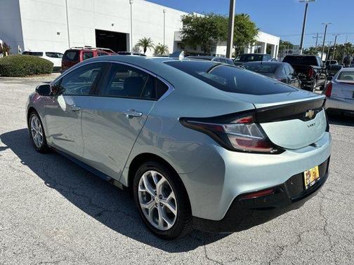 Green Mist Metallic 2018 Chevrolet Volt Premier