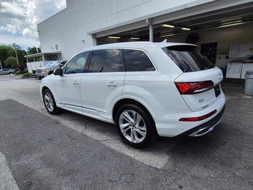 Carrara White 2021 Audi Q7 45 Premium Plus