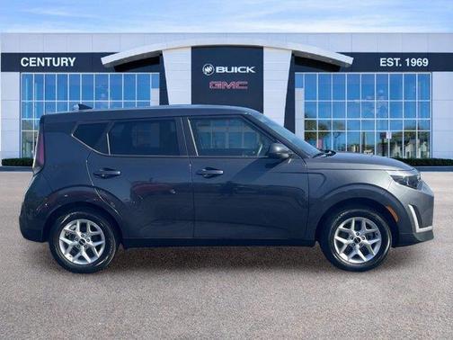 Gray 2025 Kia Soul LX