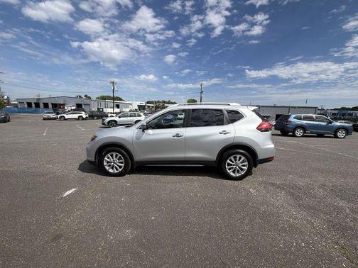 Brilliant Silver 2017 Nissan Rogue SV