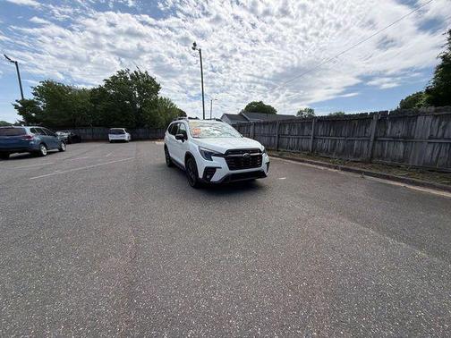 Crystal White Pearl 2023 Subaru Ascent Onyx Edition Limited 7-Passenger