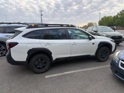 Crystal White Pearl 2024 Subaru Outback Wilderness