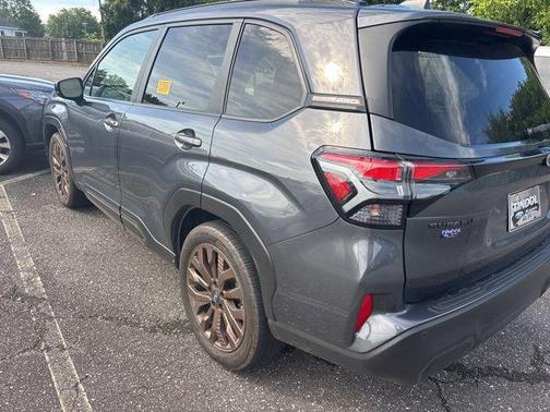 Magnetite Gray Metallic 2025 Subaru Forester Sport