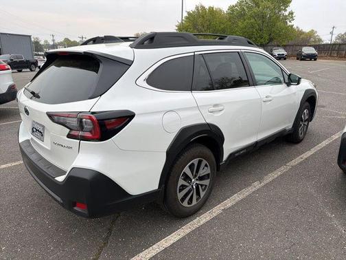 Crystal White Pearl 2025 Subaru Outback Premium