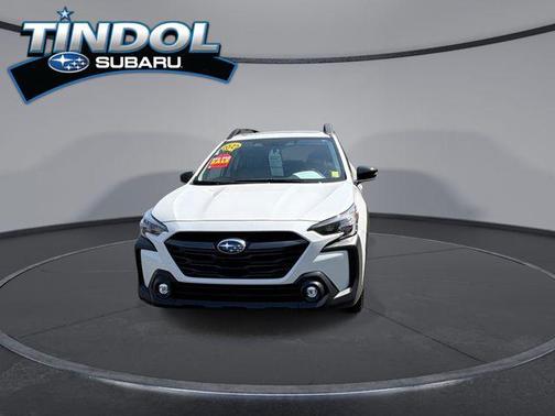 Crystal White Pearl 2025 Subaru Outback Premium