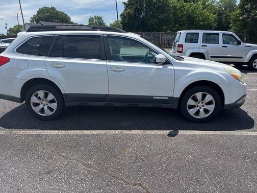 Satin White Pearl 2011 Subaru Outback 2.5 i Premium