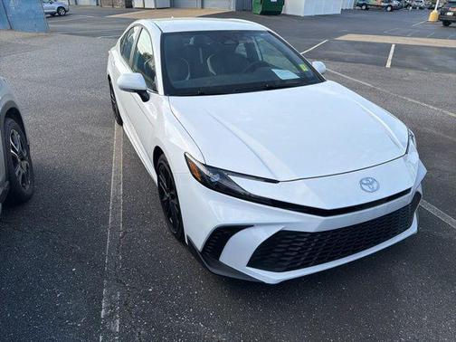 Ice Cap 2025 Toyota Camry SE