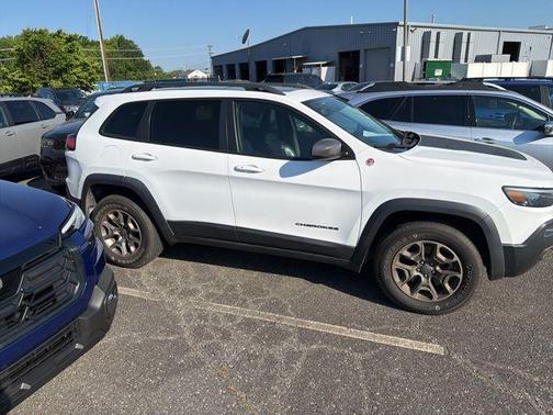 Bright White Clearcoat 2021 Jeep Cherokee Trailhawk