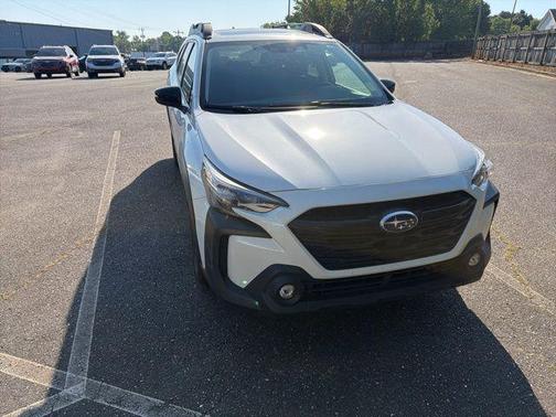 Crystal White Pearl 2023 Subaru Outback Onyx Edition XT