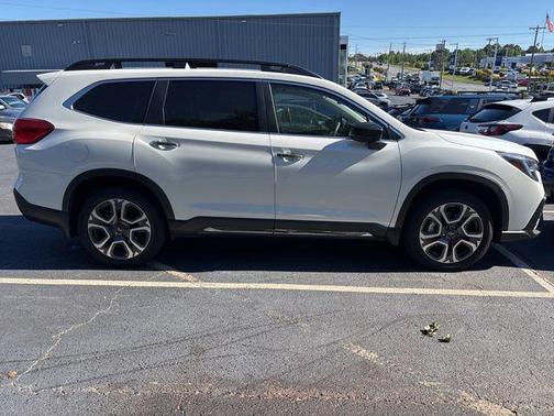 Crystal White Pearl 2025 Subaru Ascent Touring 7-Passenger