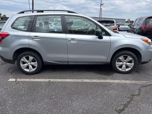 Ice Silver Metallic 2016 Subaru Forester 2.5i
