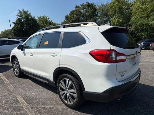 Crystal White Pearl 2022 Subaru Ascent Limited 7-Passenger