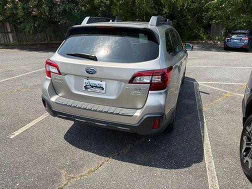 Tungsten Metallic 2019 Subaru Outback 2.5i Limited