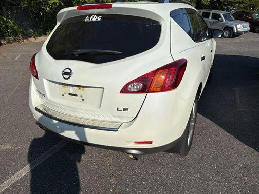Glacier Pearl 2010 Nissan Murano LE