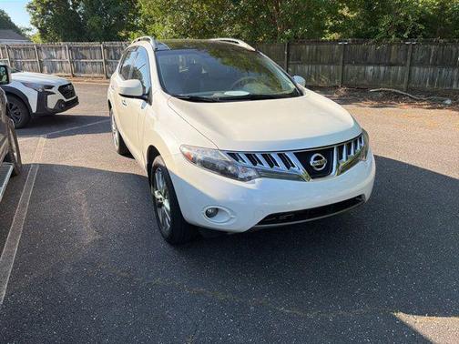 Glacier Pearl 2010 Nissan Murano LE
